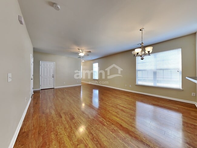 Photo - 2413 Thoreau St