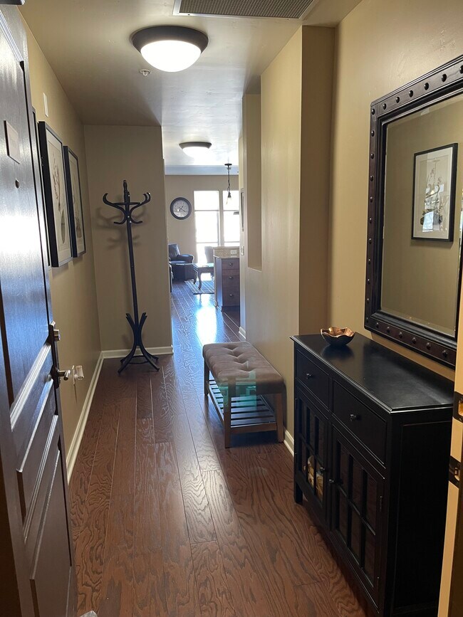 Unit #203 Entry - 323 W Jefferson St