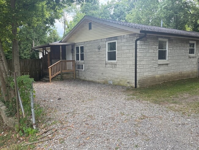 Building Photo - 310 Braden St Unit 117 Sarah Ave. Rental