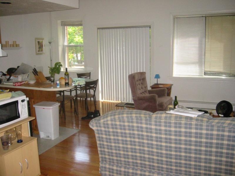 Images are representative samples of the advertised unit. Actual units shown during tours may differ - 27 Wait St Unit 1