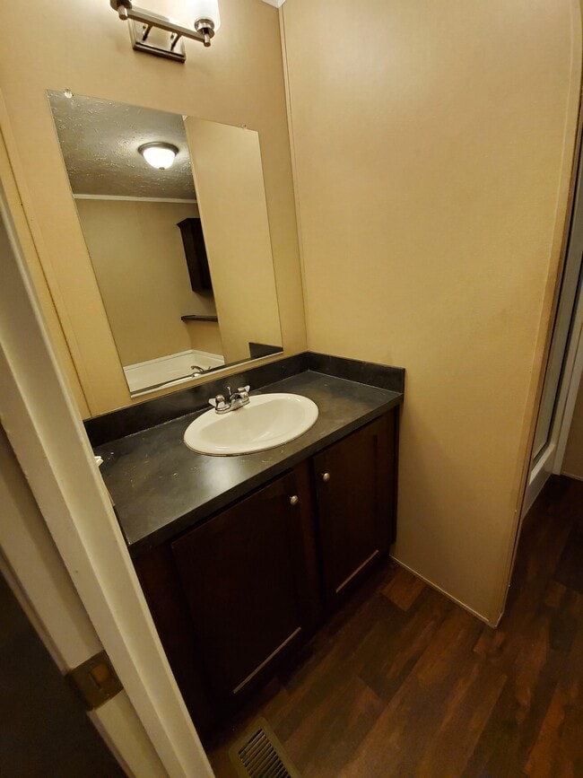 Photo - 284 Jordanshire Cir