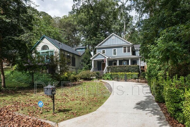 Photo - 1018 Berne St SE