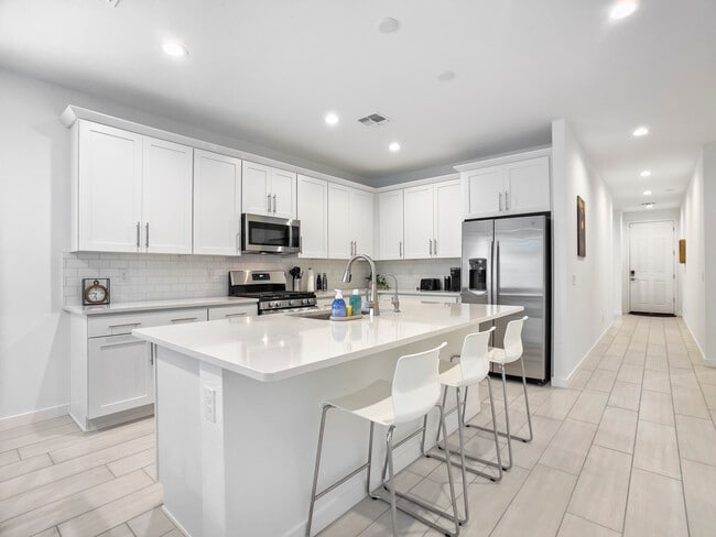 Photo - 11343 S 50th Ave