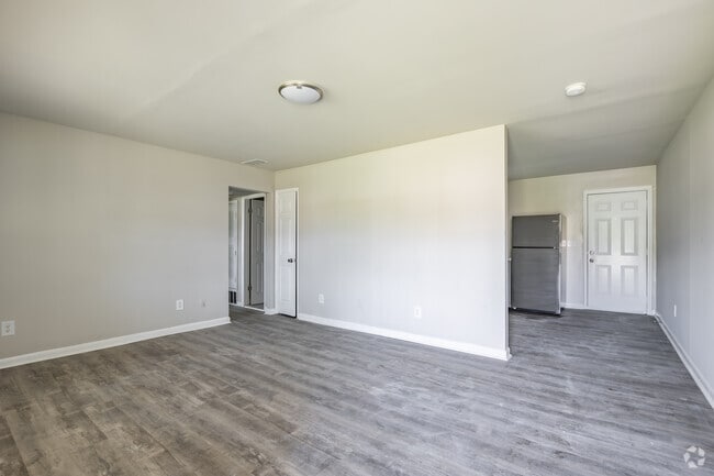 2BR, 1BA - 938SF
