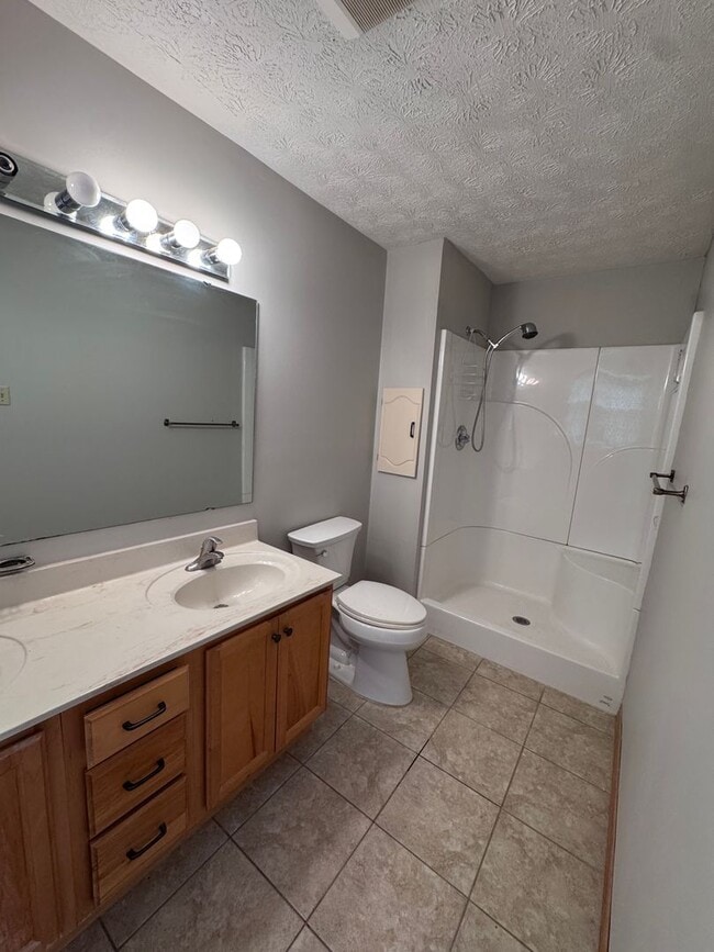 Photo - 330 Heards Ln
