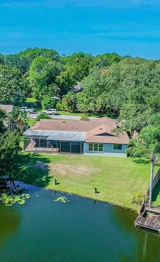 11717 Rolling Oaks Ln