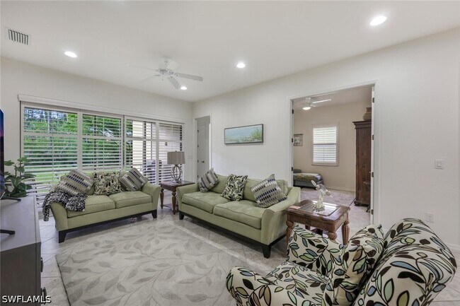 11072 Esteban Dr