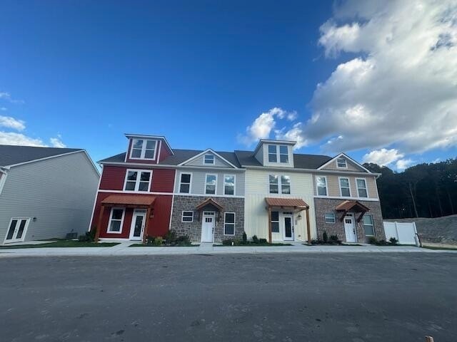 Building Photo - 1921 Cypress Ln