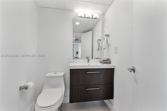 Photo - 90 Edgewater Dr Unit PH 18
