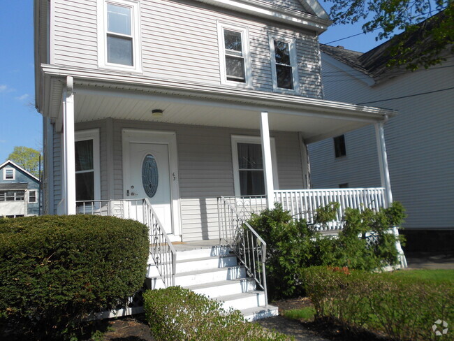 Building Photo - 63 Fairbanks St Unit 2 Rental