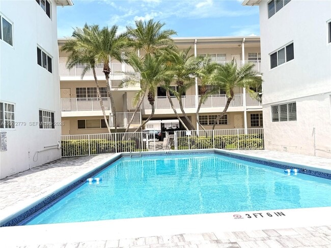 Building Photo - 462 Golden Isles Dr Unit 305