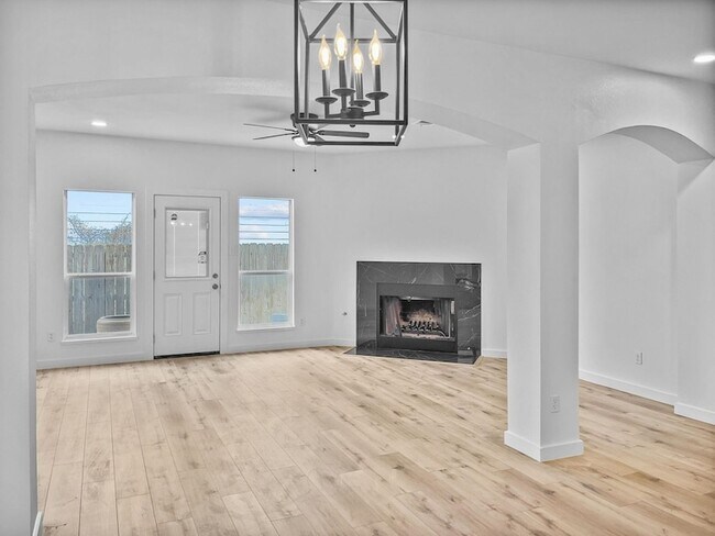 2720 Rochelle Point