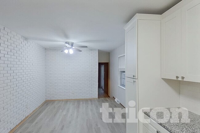 Photo - 1546 Grant Dr