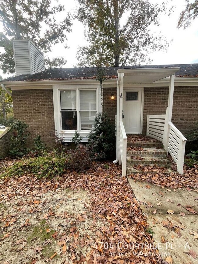 Charming 2 Bedroom Home Located in Raleigh NC - Charming 2 Bedroom Home Located in Raleigh NC