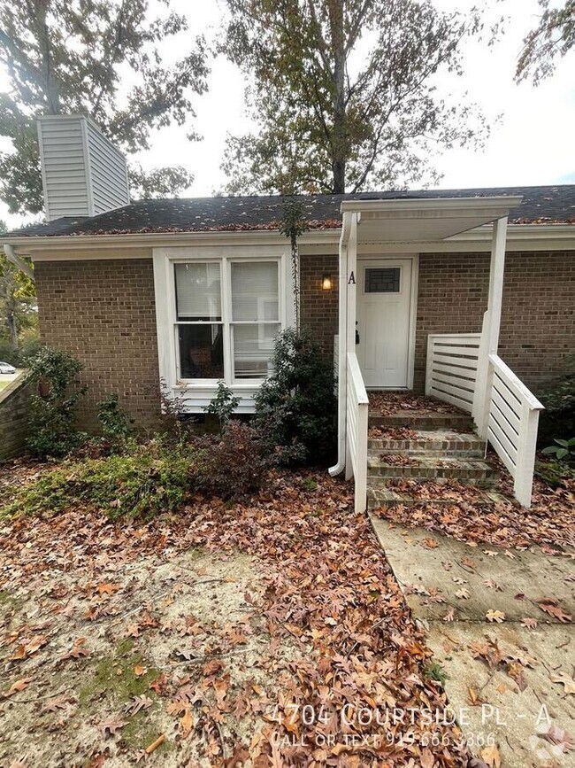 Building Photo - charming 2 bedroom home located in raleigh