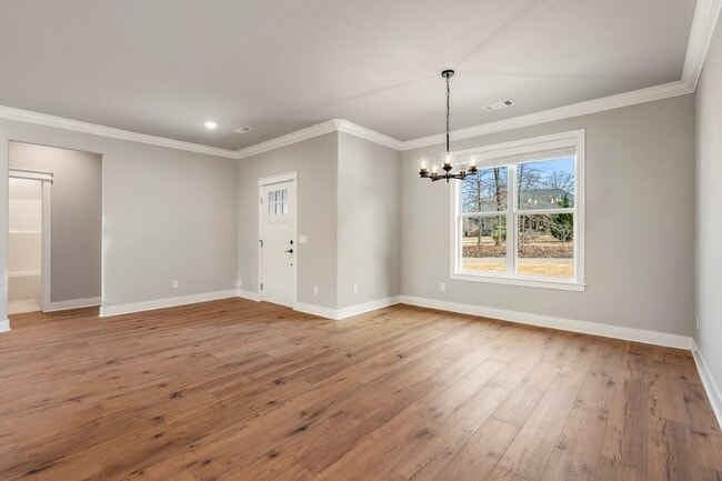 13 Kirkcolm Dr