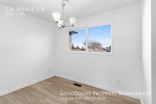 Photo - 236 Avenue S North