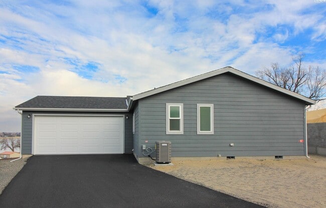 3 Bed/2 Bath Home in Kennewick - 3 Bed/2 Bath Home in Kennewick