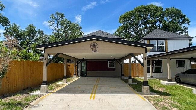 Building Photo - 2322 Wavell St