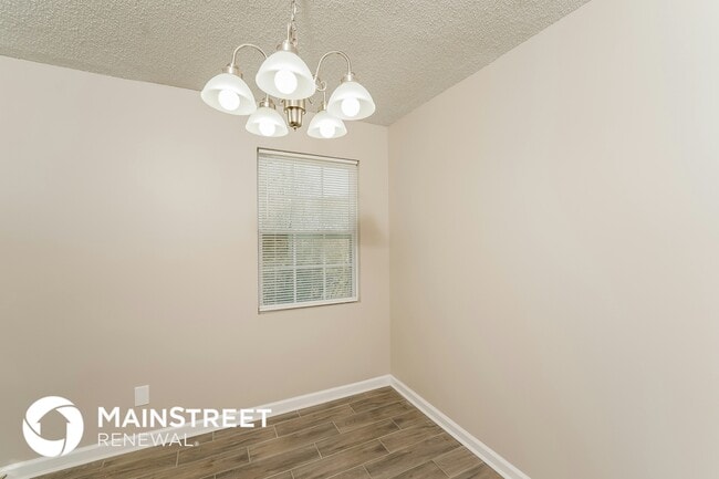 Photo - 6594 Davison Rd