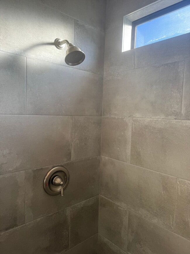 Photo - Upgraded Townhome For Rent in Central Live Oak Location