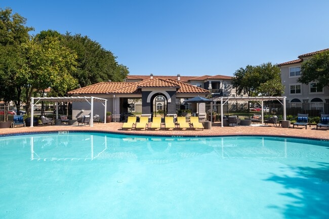 Stunning Swimming Pool with Sundeck