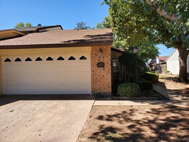 Cozy 3 Bedroom 2 bath centrally located - Cozy 3 Bedroom 2 bath centrally located House