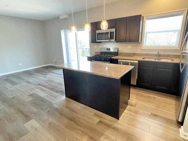 Photo - 811 E Main St Unit 2C