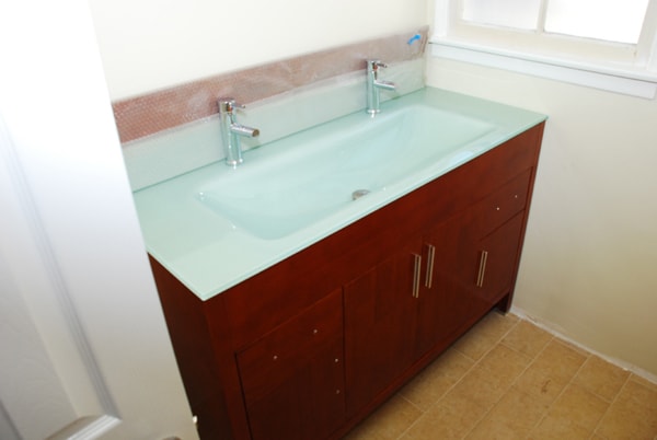 Bathroom - two faucets and a tub shower - 5338 1/2 Ben Ave Unit 1/2