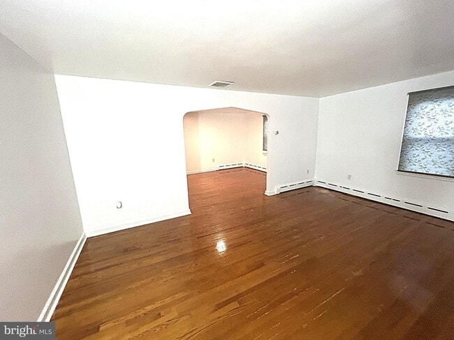 Photo - 625 Grove St