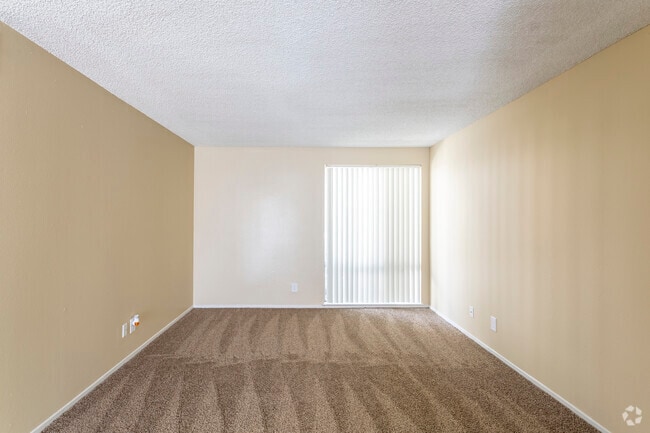 2HAB, 1BA - 745 ft²