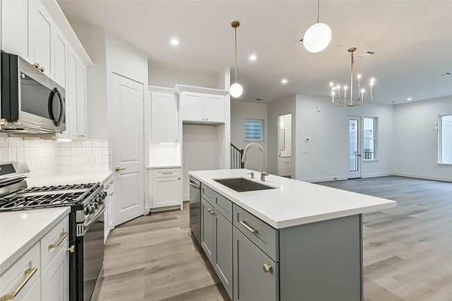 Photo - 7709 Earl Rudder Wy