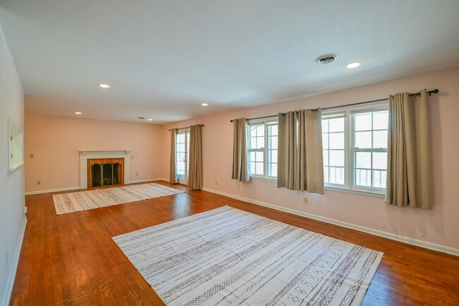 Photo - 33 Longview Heights Rd