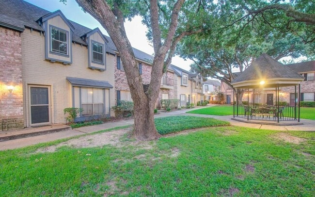 Photo - 14703 Barryknoll Ln Unit 18