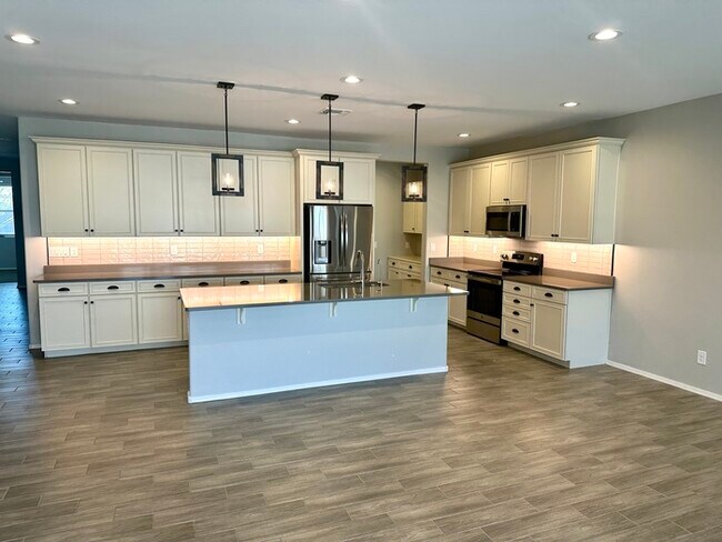Photo - Massive RV Garage plus fantastic floorplan in Casa Vista