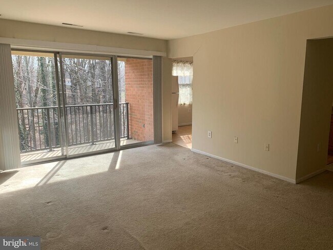 Photo - 884 College Pkwy Unit 303