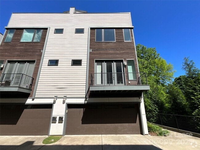 Building Photo - 1012 Westbrook Dr Rental