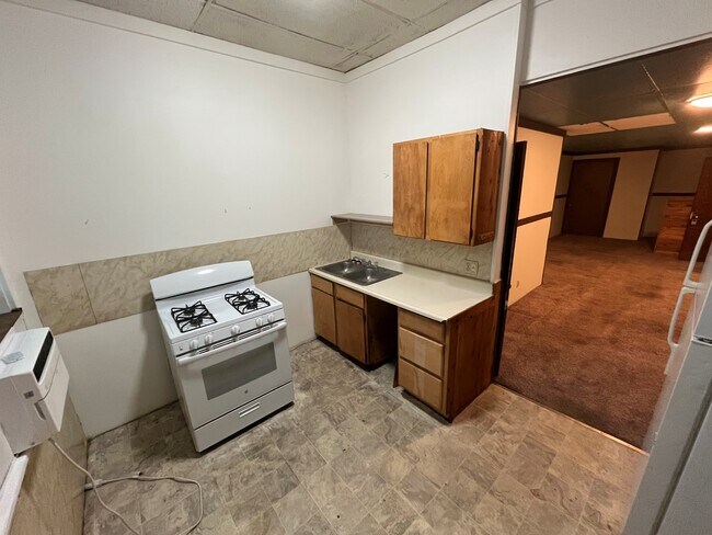 Photo - 222 W Broadway-T Unidad T