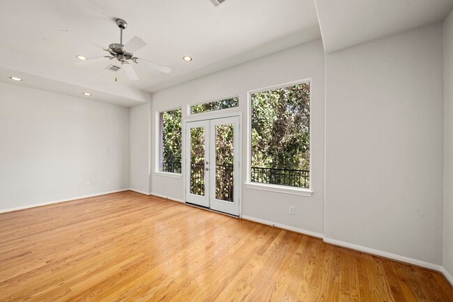 Photo - 1726 Stacy Falls