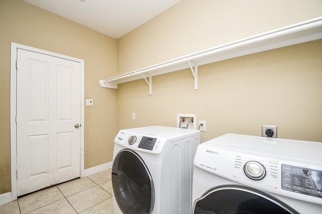 8343 Sedona Ridge Dr