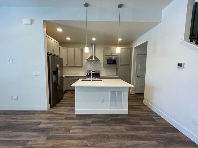 Photo - 3bed/3.5bath Townhouse in Downtown Superior - Available August!
