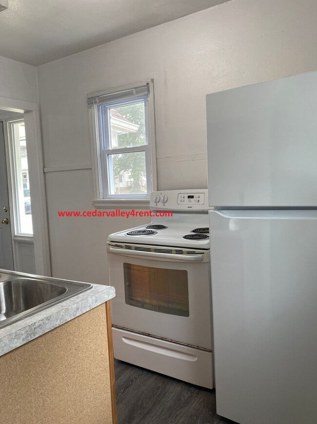 Photo - 727 Randolph St