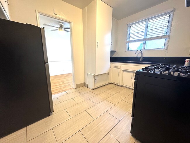 Photo - Top Floor Hollywood 1Bed/1Bath Walking Dis... Unit 1911.25