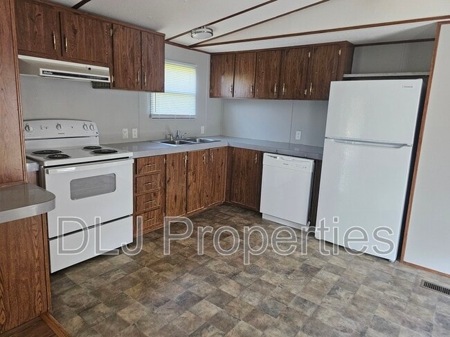 922 Palmer Ct