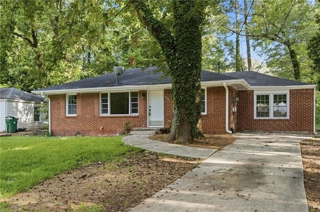 Building Photo - 2801 Mitchell Dr