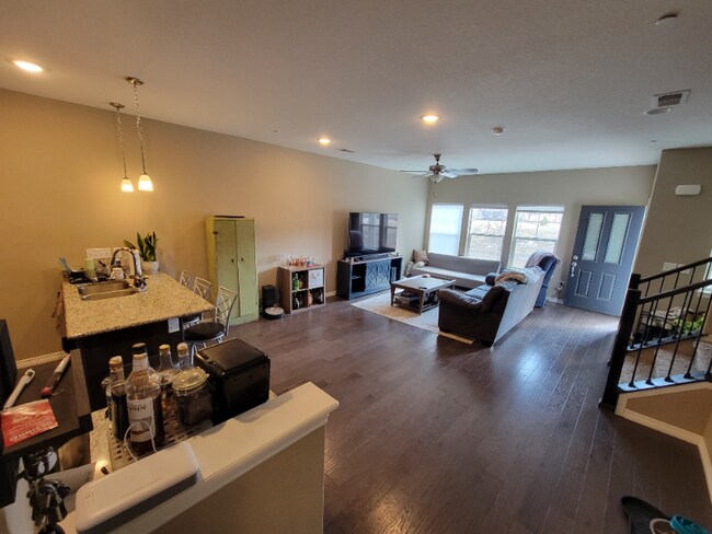 Photo - 3039 Upland Dr Townhome