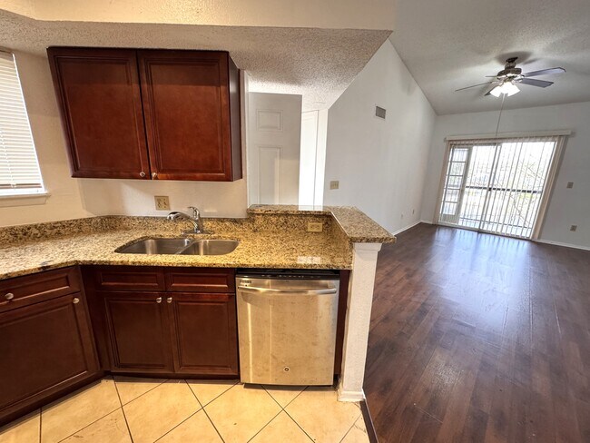 Photo - 1948 Lake Atriums Cir