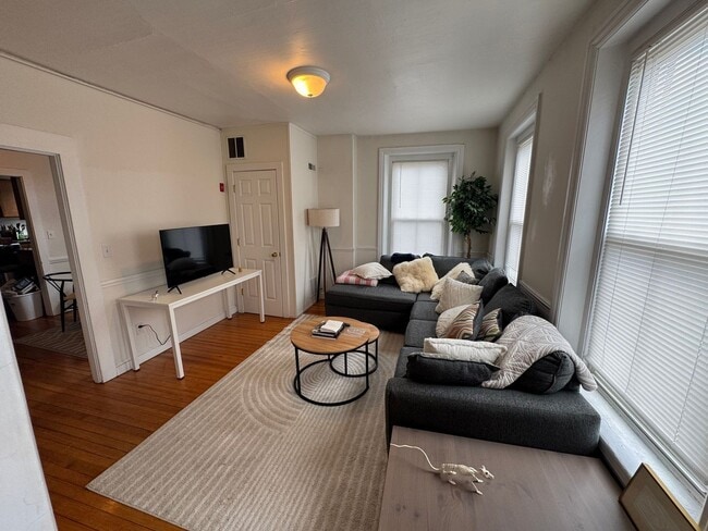 Photo - 22 Market St Unit 3