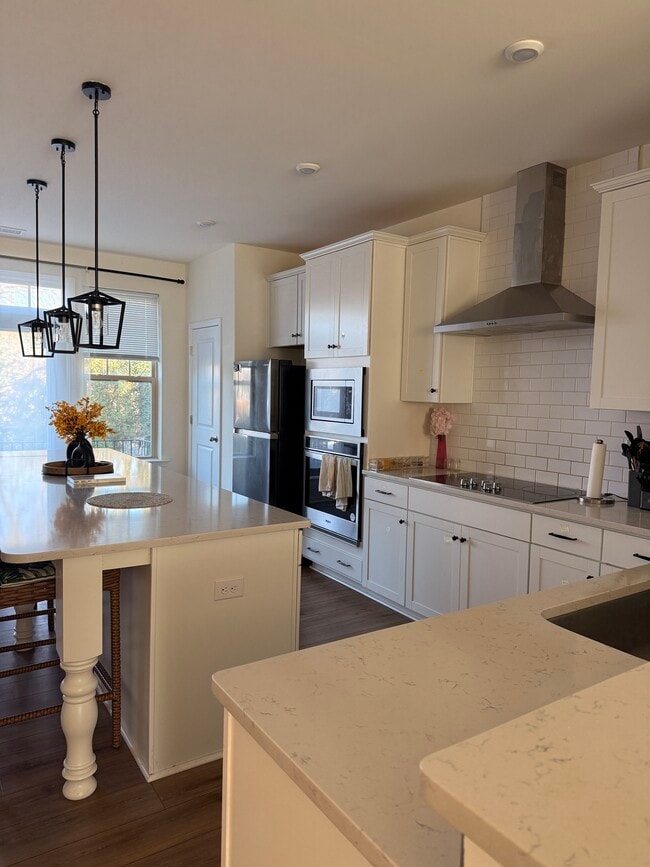 Photo - 338 Simeon Dr