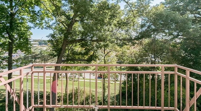 330 Ridgeland Ave